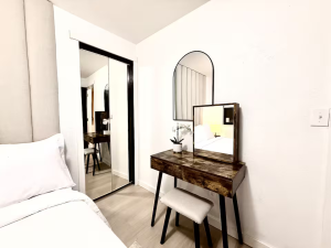zh_bedroom_double_bed1