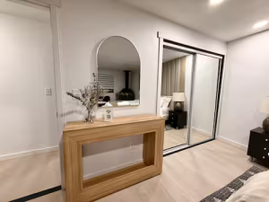 zh_bedroom_king_bed5